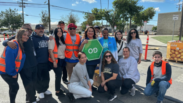 Mayor Amezcua and Team Thanksgiving Food Drive
